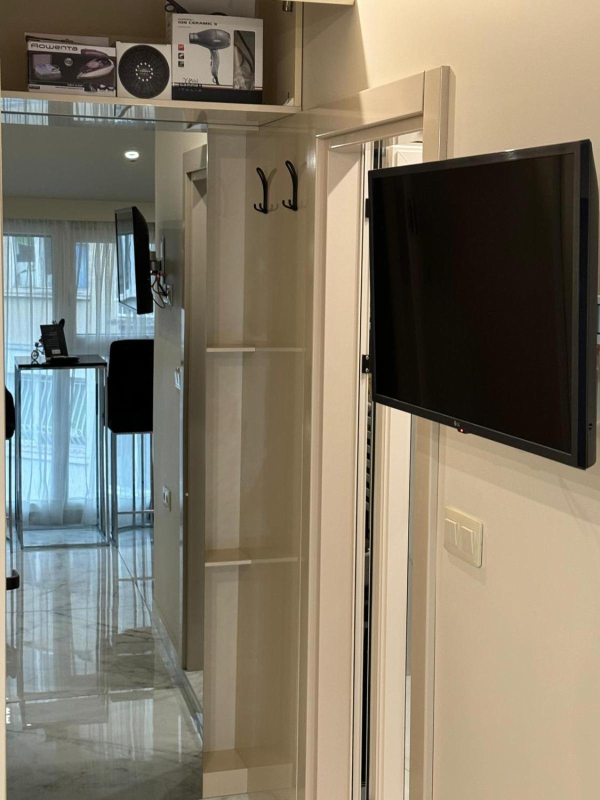 Apartamento Luxurious House With Three Deluxe & Free Parking