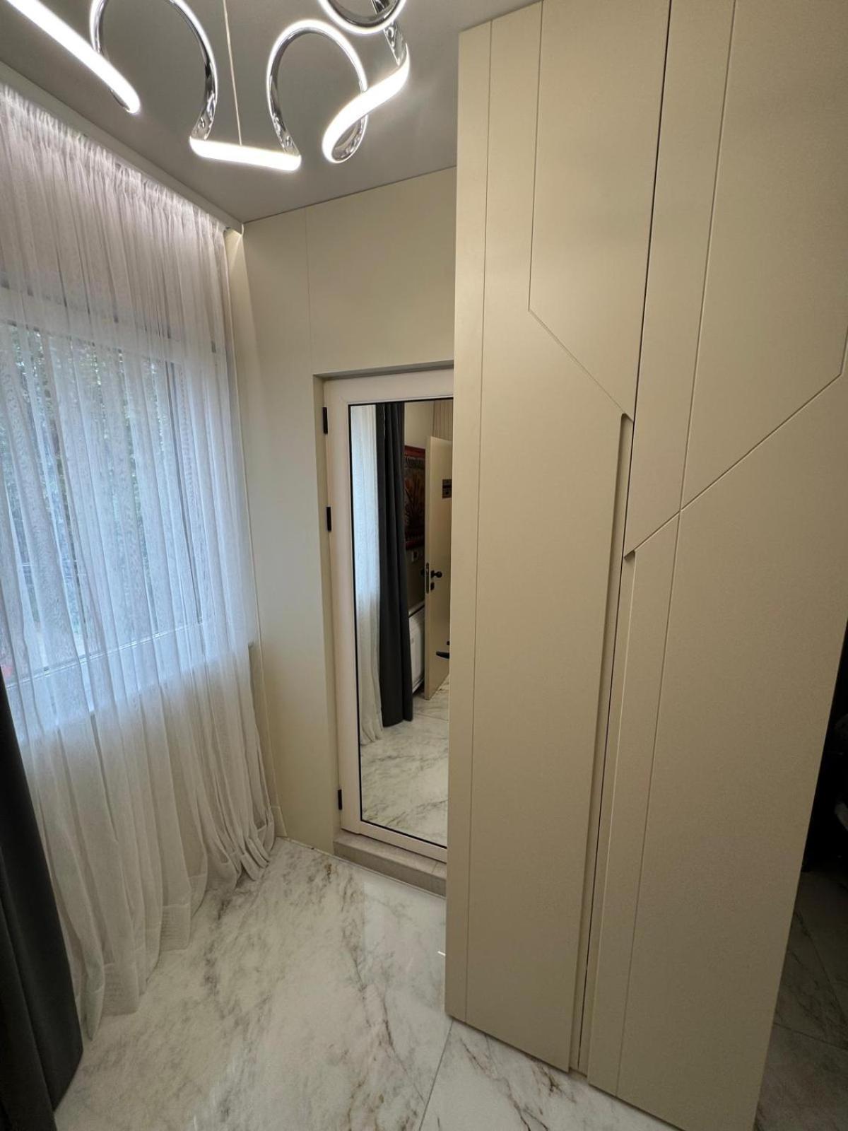 Luxurious House With Three Deluxe & Free Parking Apartamento *