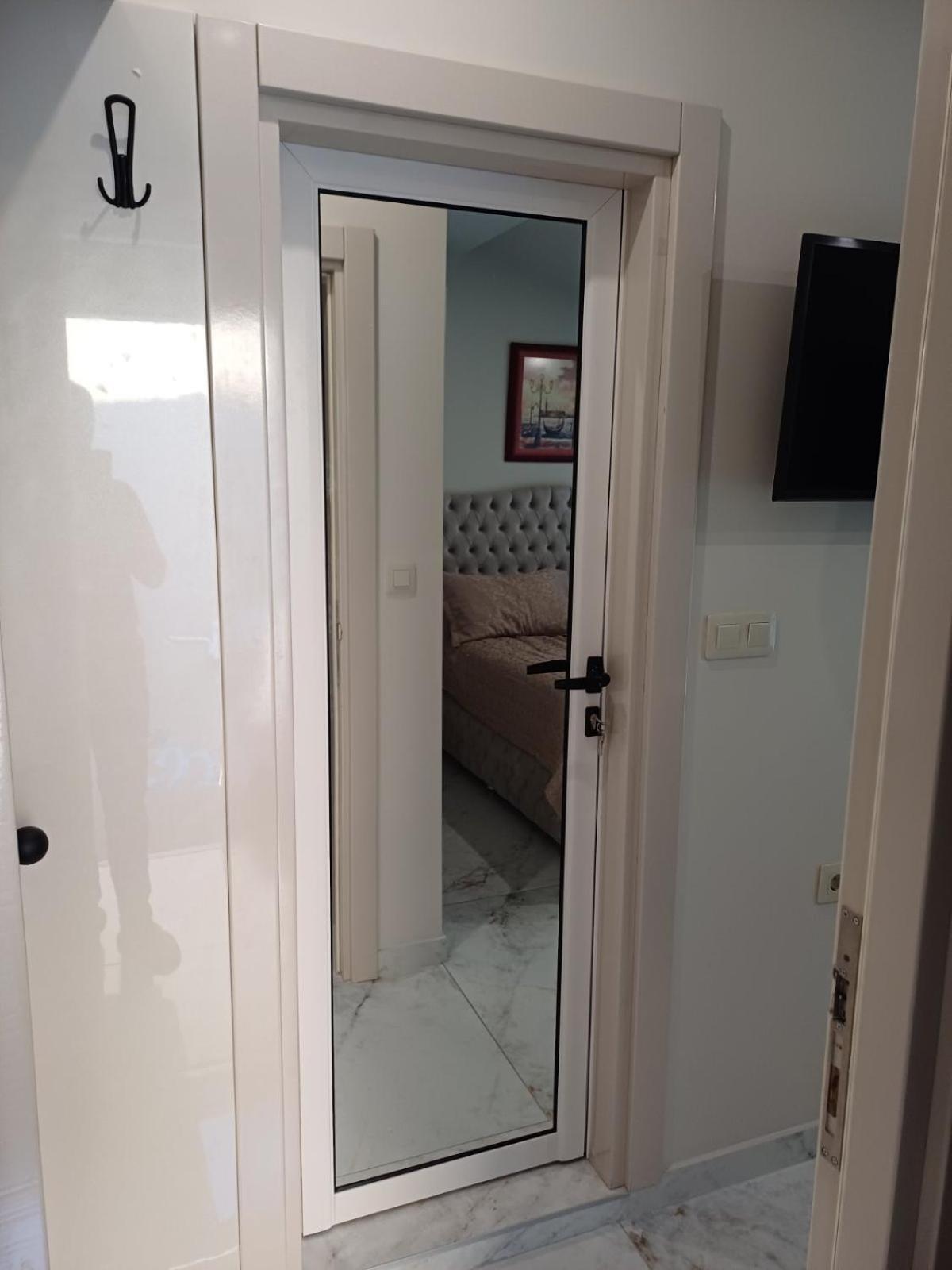 Luxurious House With Three Deluxe & Free Parking