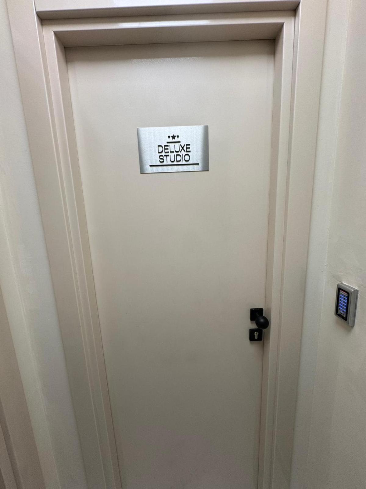 Luxurious House With Three Deluxe & Free Parking *