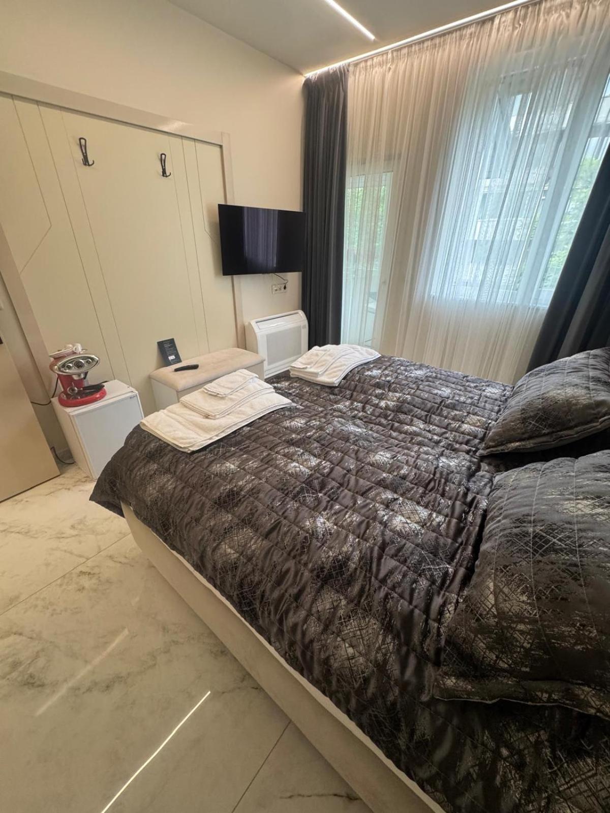 Apartment Luxurious House With Three Deluxe & Free Parking *
